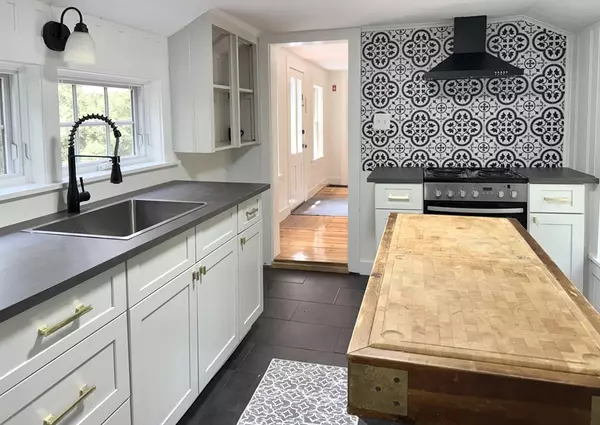 Plymouth, MA 02360,146 Herring Pond Rd