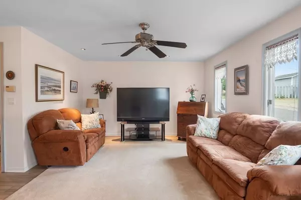 Newburyport, MA 01950,5 I St. #2