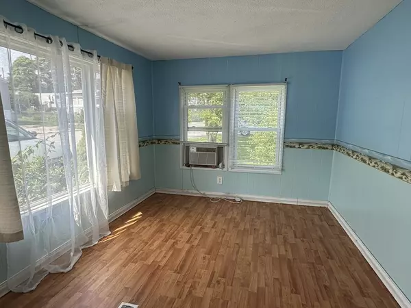 Tiverton, RI 02878,301 Bulgarmarsh Rd #58