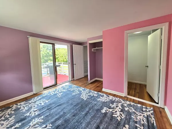 Weymouth, MA 02190,717 Main Street #1R