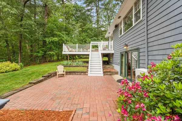 Andover, MA 01810,11 Farrwood Dr