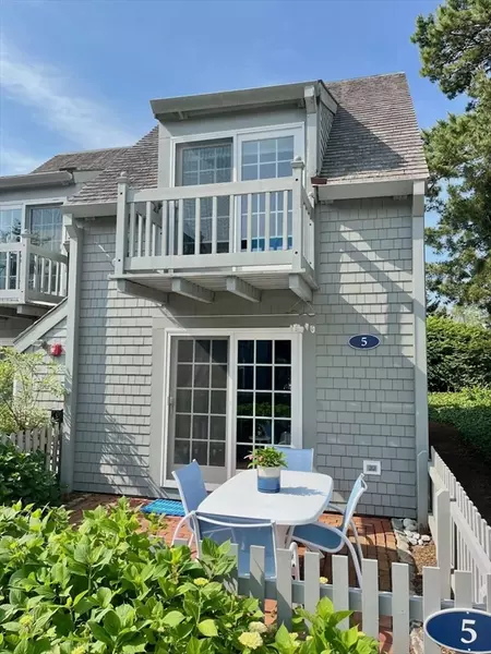 5 Hydrangea Ln #5, Mashpee, MA 02649