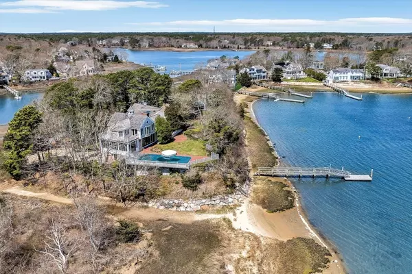 Mashpee, MA 02649,141 Daniels Island Rd