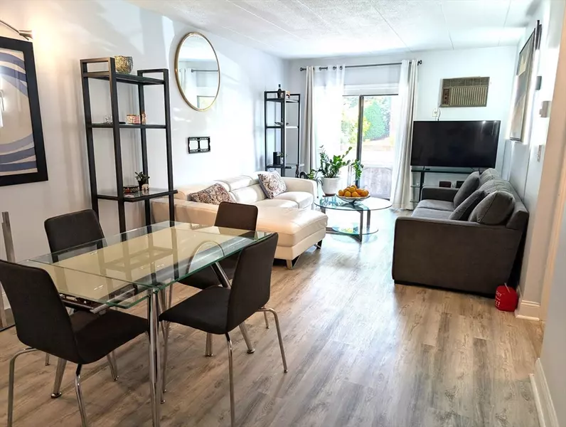 131 Franklin St #104, Stoneham, MA 02180