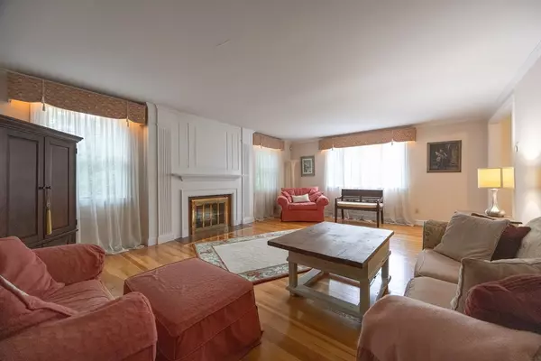 Norwood, MA 02062,10 Victoria Circle