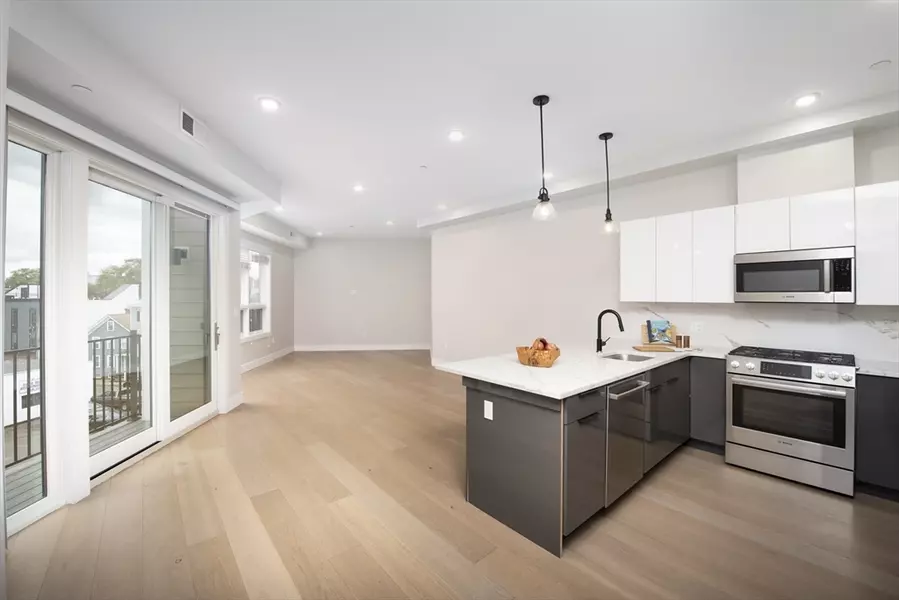 33 Ward St #4, Boston, MA 02127