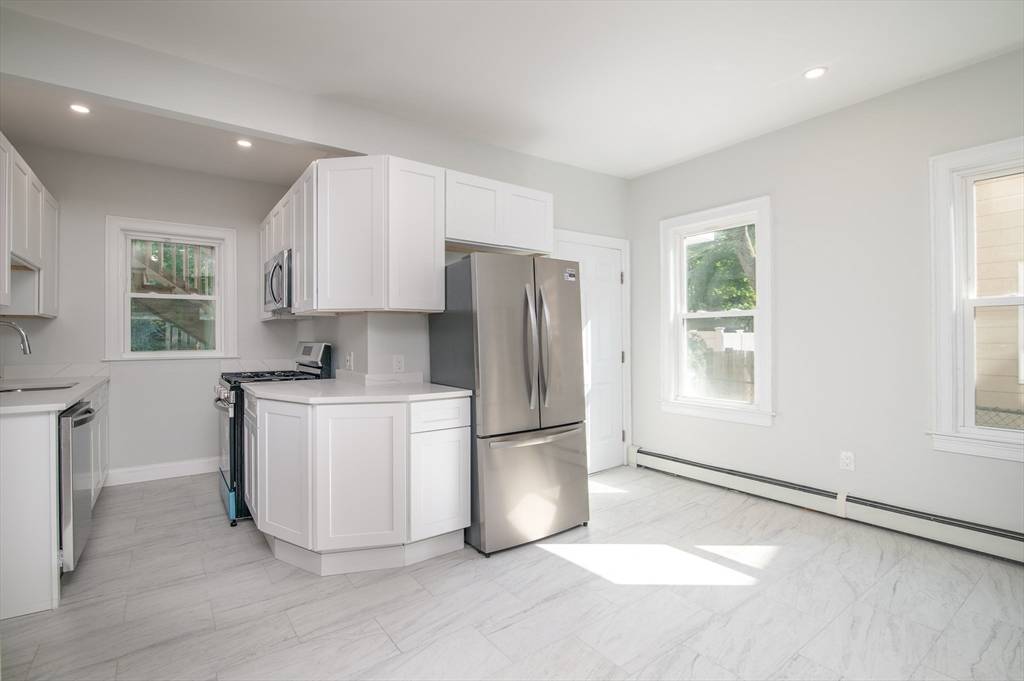 Attleboro, MA 02703,7 Cliff St
