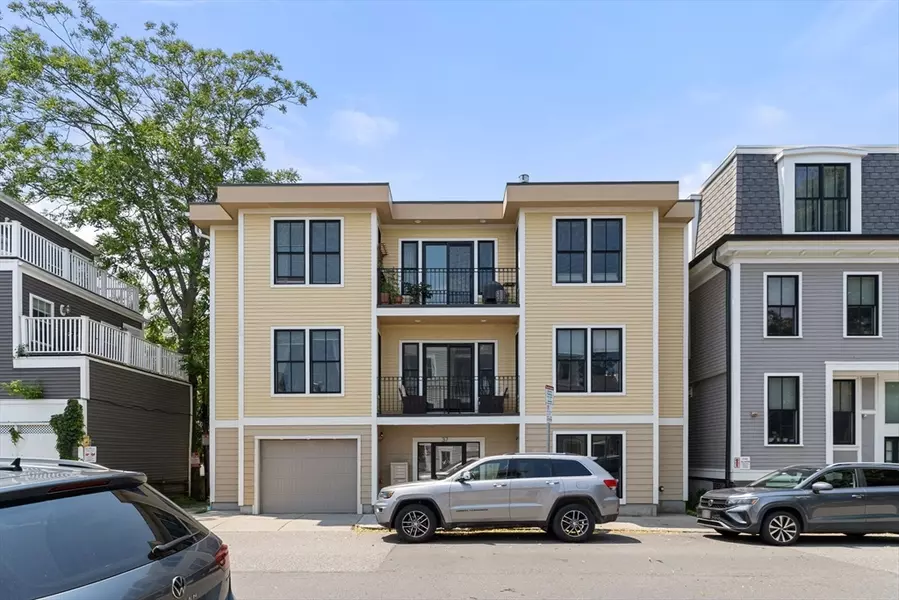 37 P Street #2, Boston, MA 02127