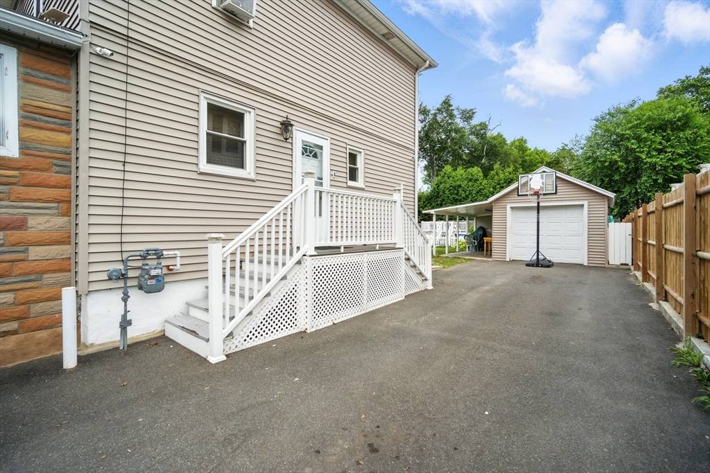 Chicopee, MA 01013,44 Charpentier Blvd
