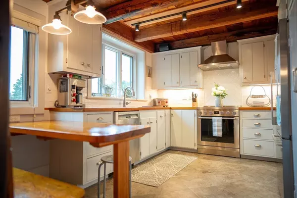 625 Bridge Rd, Eastham, MA 02642