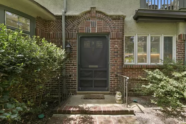 Cambridge, MA 02138,3 Chauncy Terrace #3