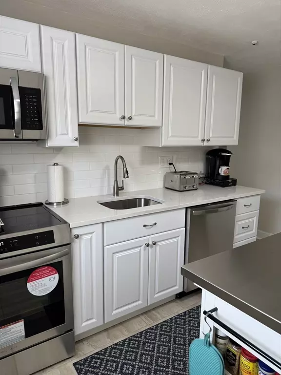 North Andover, MA 01845,10 Walker Rd #3