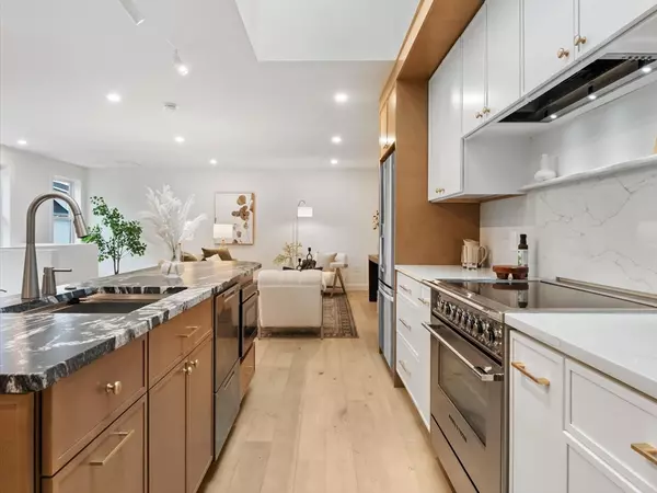 Somerville, MA 02143,20 Putnam Street #2