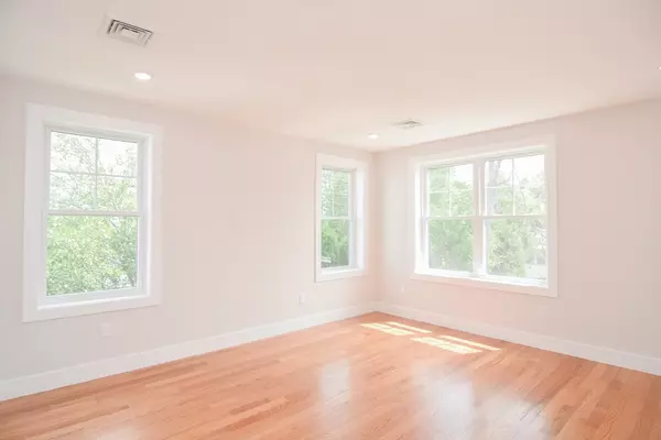 Belmont, MA 02478,73A Trowbridge St #73A