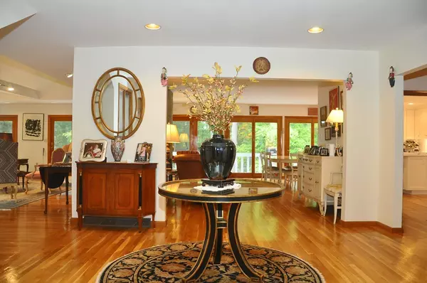 Milton, MA 02186,4 Crestview Ln
