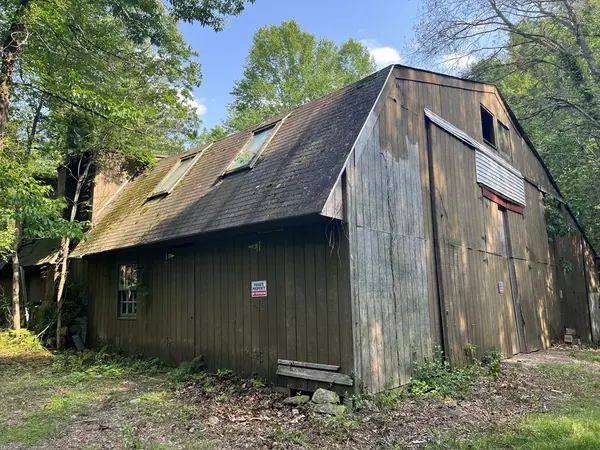 Charlton, MA 01507,140 Bond Rd