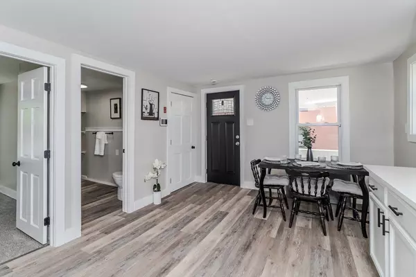 Ware, MA 01082,7 2nd Ave