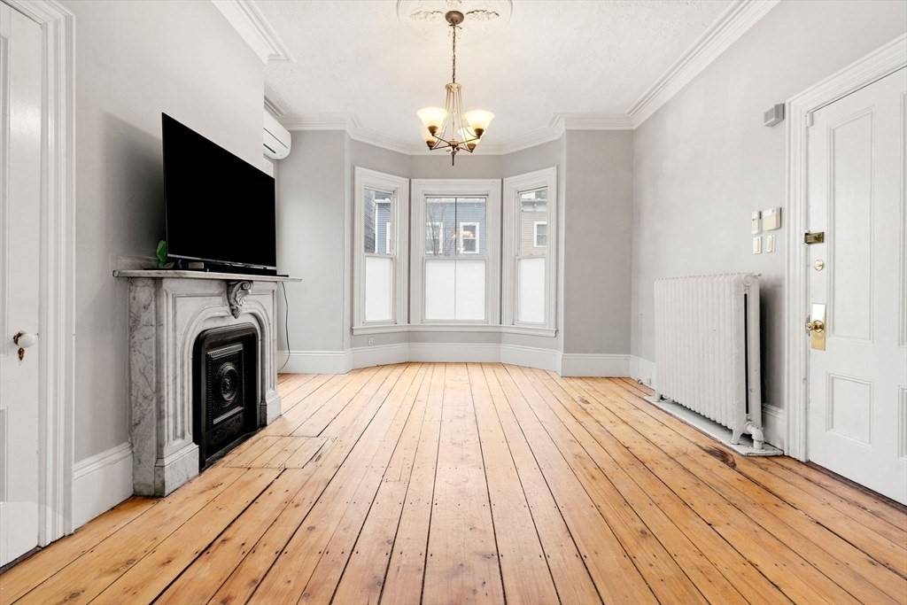 17 White #1, Boston, MA 02128