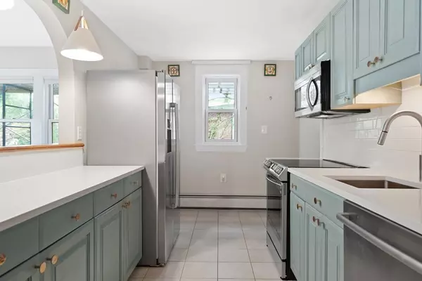 Boston, MA 02130,332 Jamaica Way #5