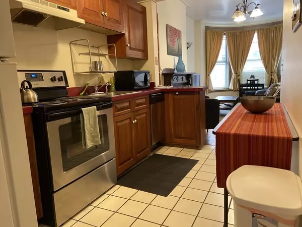Boston, MA 02115,399 Massachusetts Ave #4