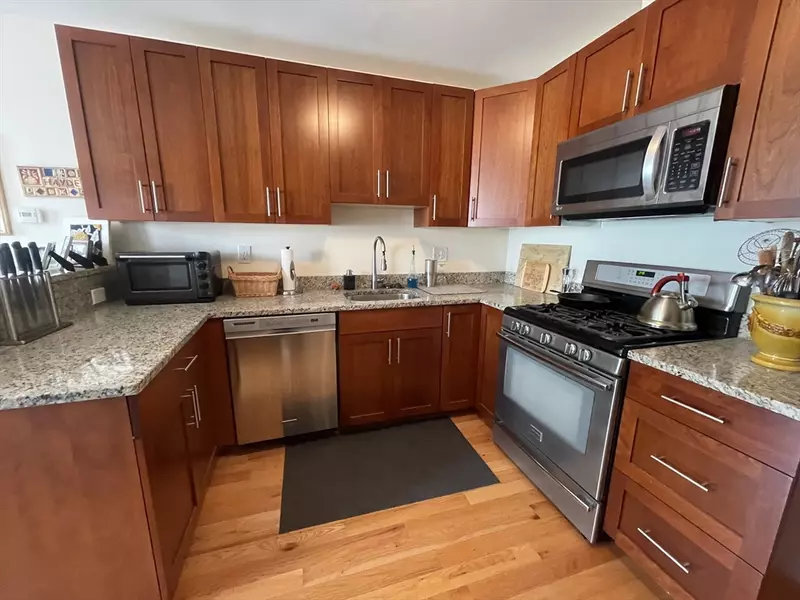 29 Grove #9, Boston, MA 02114