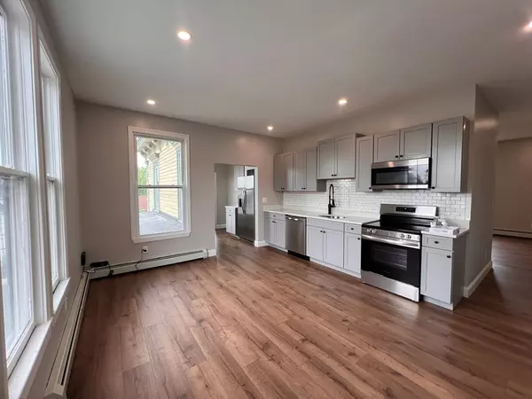 Lowell, MA 01850,697 Bridge Street #2