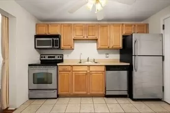 222 Stackpole St #4, Lowell, MA 01852