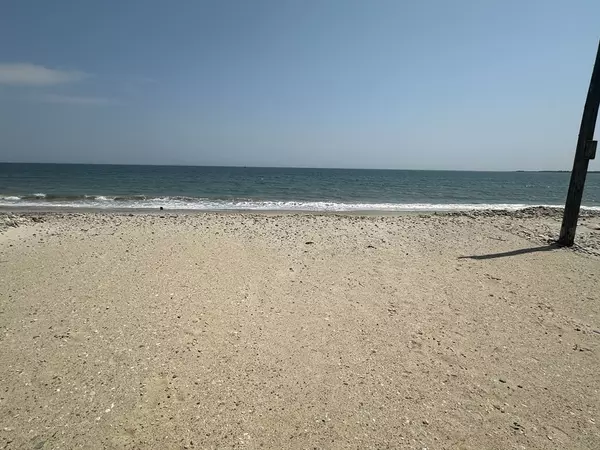 Westport, MA 02790,94 East Beach Road