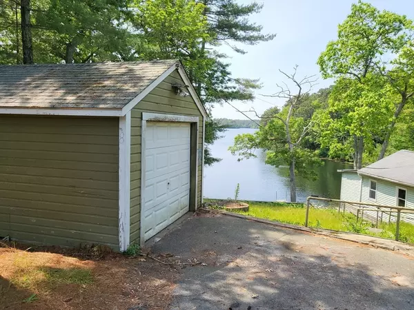 Wareham, MA 02538,8 Plymouth Ave