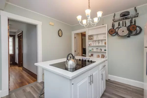 Natick, MA 01760,119 Pond St