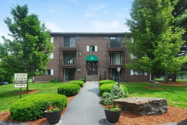 Boxborough, MA 01719,284 Codman Hill Rd #31B