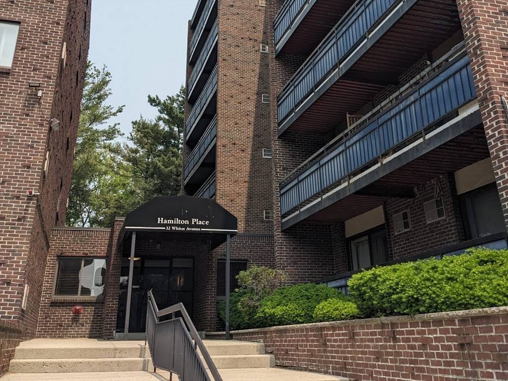 32 Whites Ave #D63, Watertown, MA 02472