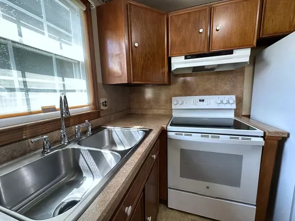 Chicopee, MA 01020,103 Gelinas