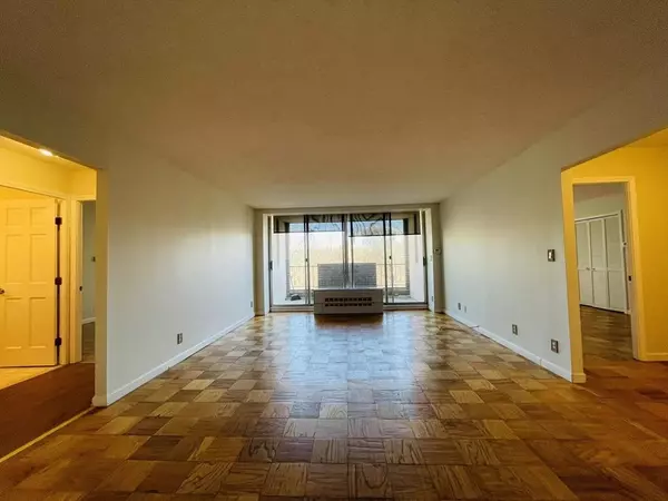 99 Pond Ave #521, Brookline, MA 02445
