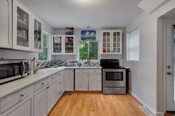 Mashpee, MA 02649,452 Nathan Ellis Hwy