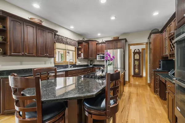 Ludlow, MA 01056,1172 East St