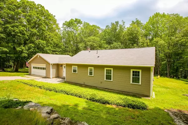Rowe, MA 01367,127 County Rd