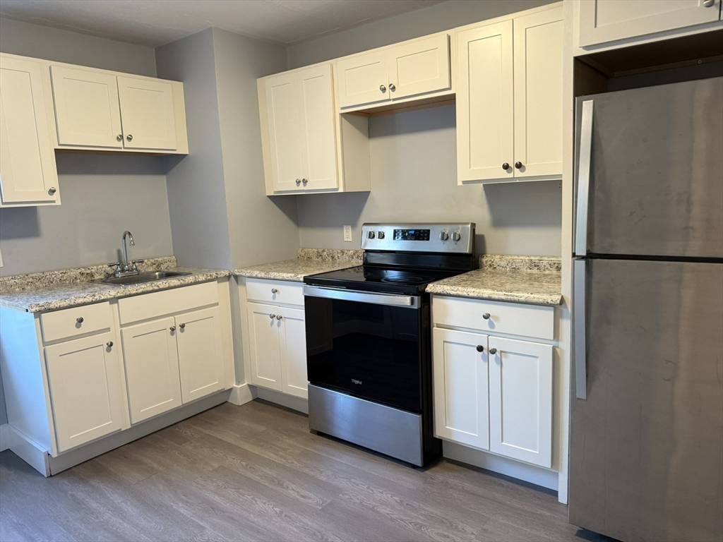 Plymouth, MA 02360,36 Oak St #2
