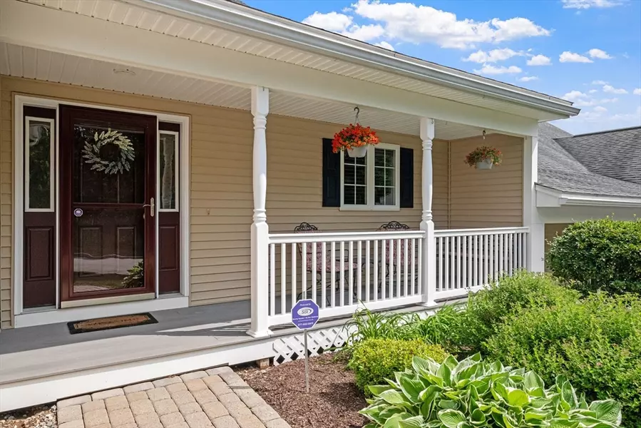 31 Shaker Hill Road #31, Hooksett, NH 03106
