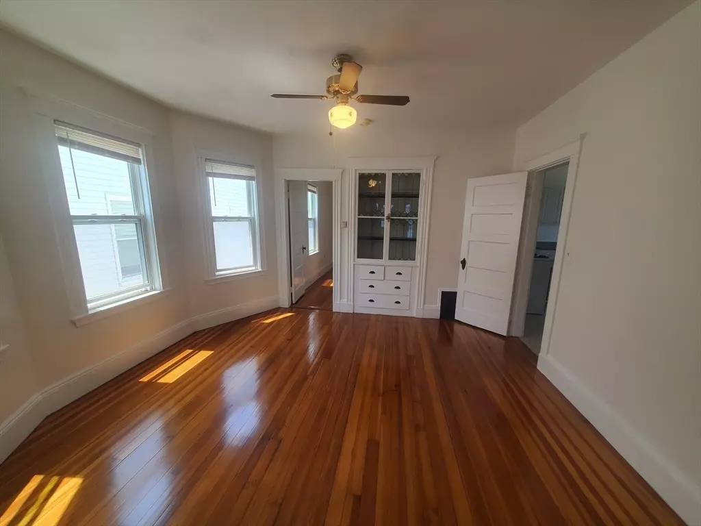 Boston, MA 02125,26 Buttonwood Street #3