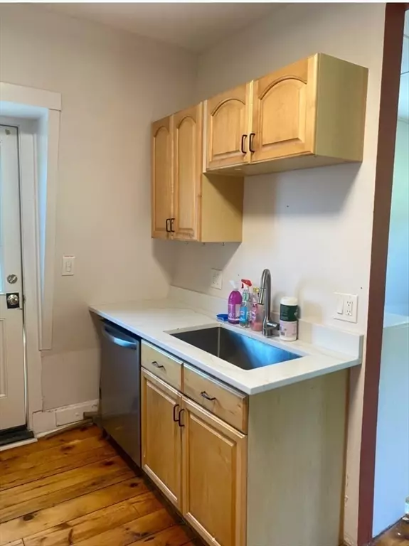 Natick, MA 01760,52 N Main Street ##6