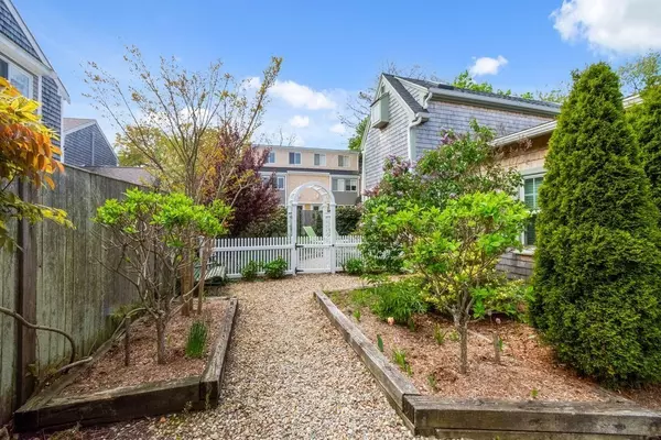 Provincetown, MA 02657,48 Pleasant Street #3