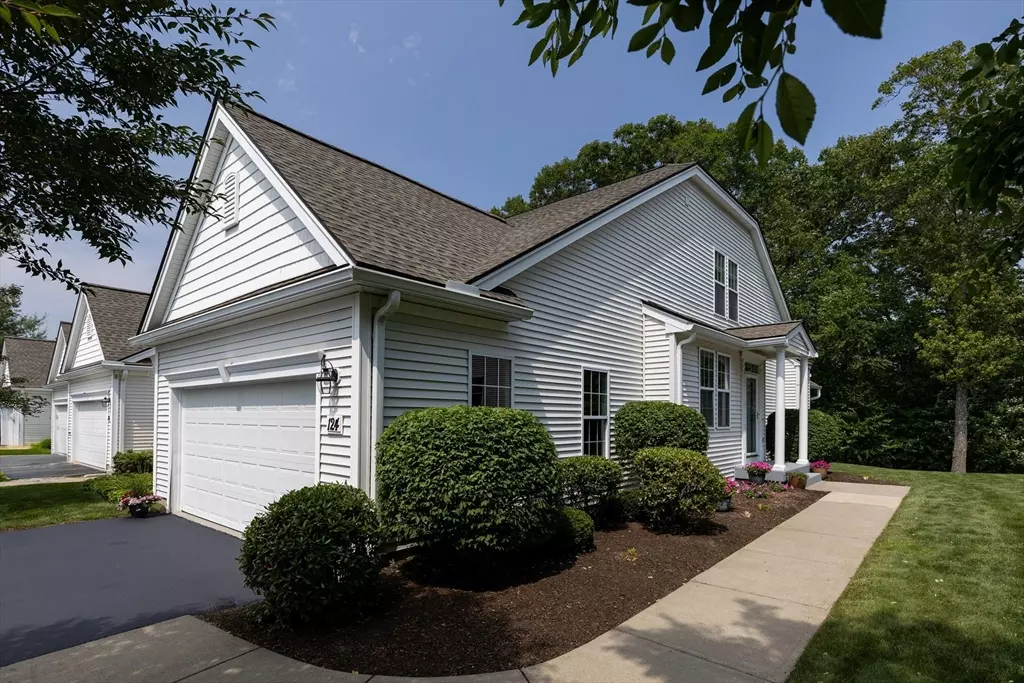 Northbridge, MA 01534,124 Clubhouse Ln #124