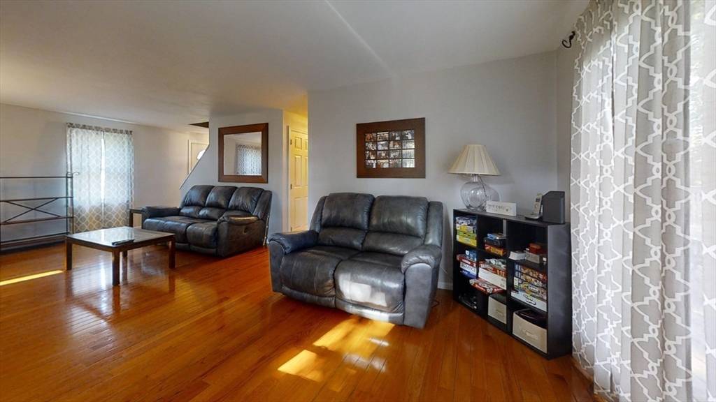 Haverhill, MA 01830,11 Solitaire Drive