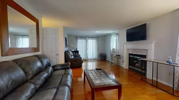 Haverhill, MA 01830,11 Solitaire Drive
