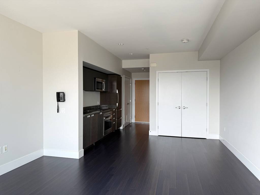 110 Stuart Street #26I, Boston, MA 02116