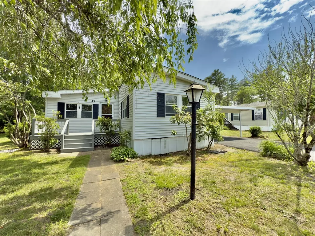 Carver, MA 02330,37 Washington Park