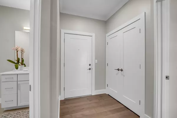 Dover, NH 03820,55 Pointe Place #103