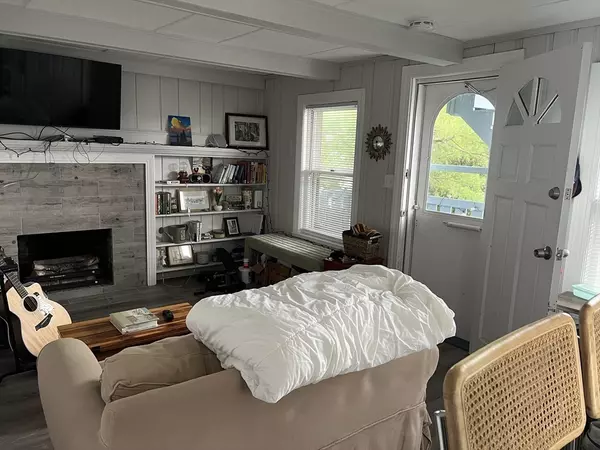 Winthrop, MA 02152,21 Siren St #A