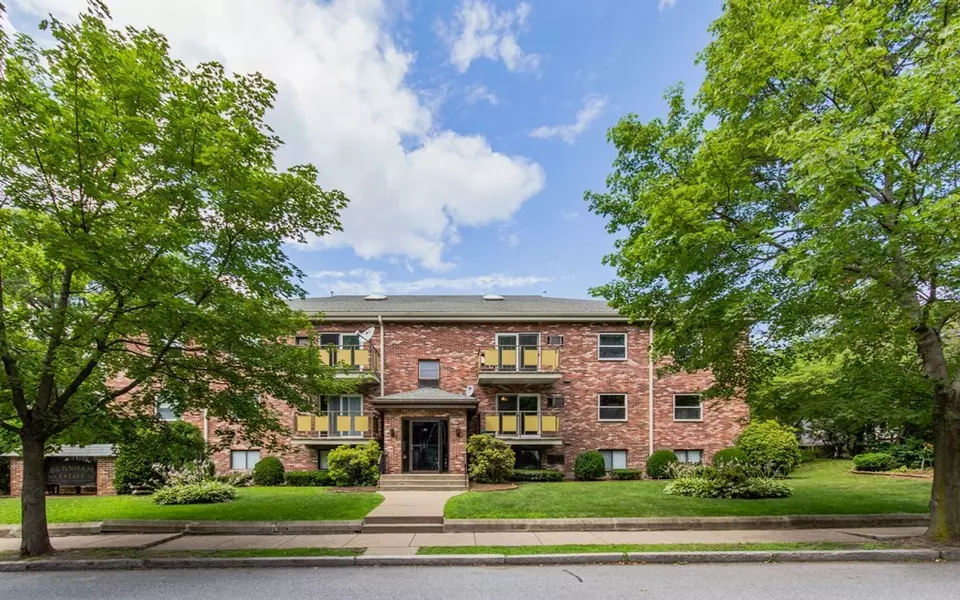 43 Burnham St #C1, Belmont, MA 02478